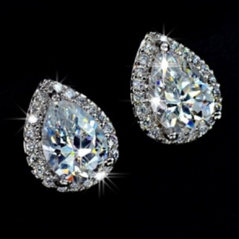 NEW!๐๐TEARDROP! PAVE CZ STUDS!๐๐HIGH QUALITY! - Picture 2 of 8
